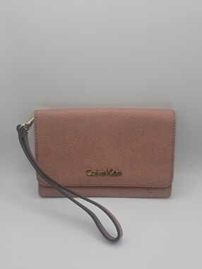 Calvin Klein Blush Pink Wristlet Wallet W/ Gold Hardware (VERY GOOD)✨️💖✨️
